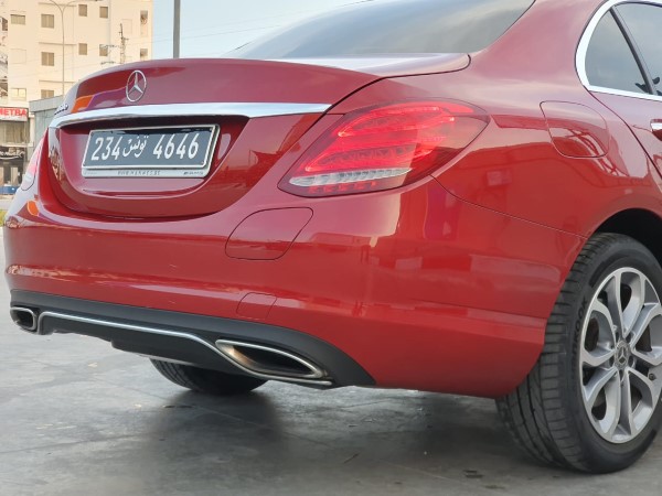 Mercedes-Benz C-Class avec Climatisation