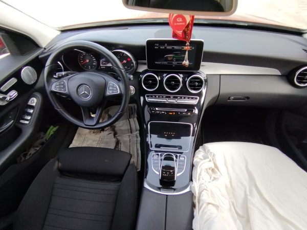Mercedes-Benz C-Class avec ABS
