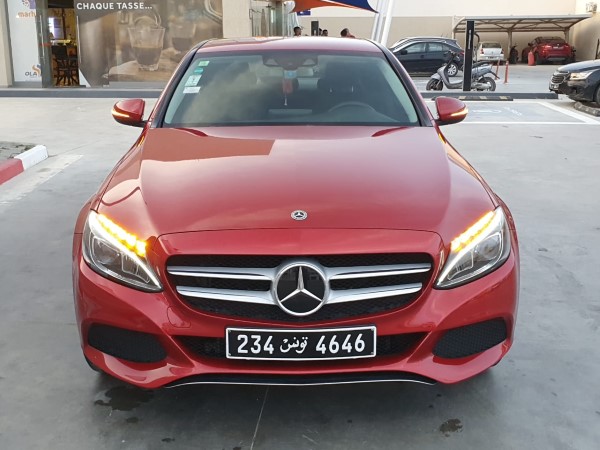 Mercedes-Benz C-Class avec GPS