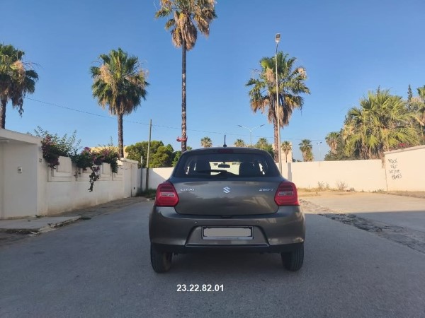 Suzuki Swift avec vitres électriques