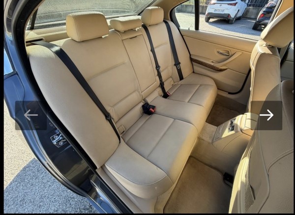 BMW 325 avec rétroviseurs électriques