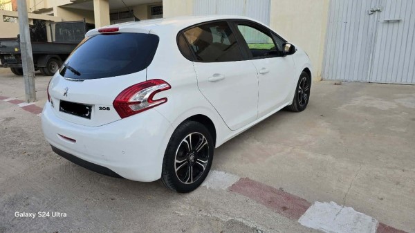 Peugeot 208 avec Climatisation