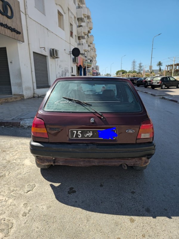 Ford Fiesta avec Climatisation